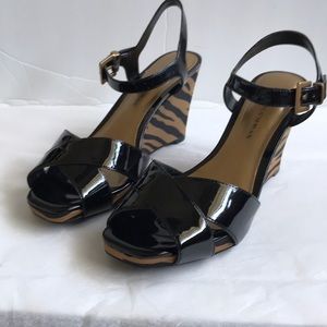 (Dana Bachman) Black tiger stripes heels shoes